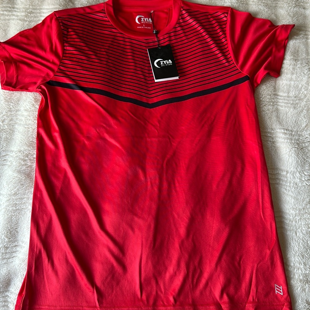 NWT Men’s ZYIA tee